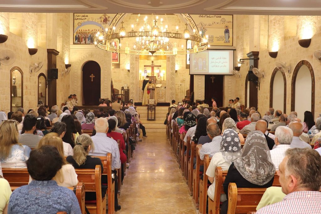 راعي الأبرشية ونيافة الحبر الجليل مار جوزيف بالي المعاون البطريركي يحتفلان بالذبيحة الإلهية بمناسبة عيد هامتي الرسل مار بطرس ومار بولس